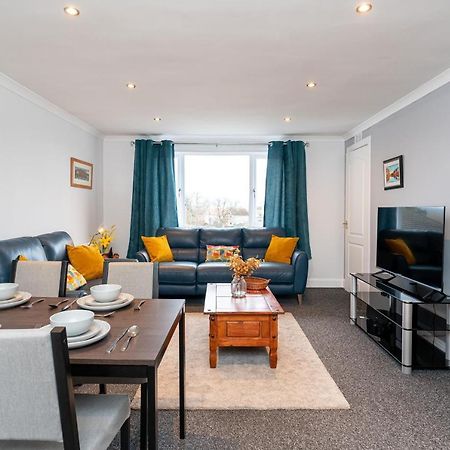 Lovely 3-Bedroom Flat With Free Parking Bridge of Allan Esterno foto