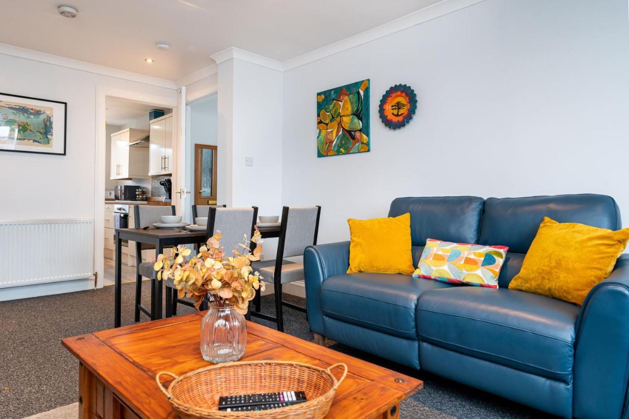 Lovely 3-Bedroom Flat With Free Parking Bridge of Allan Esterno foto