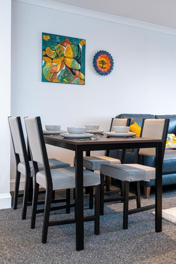 Lovely 3-Bedroom Flat With Free Parking Bridge of Allan Esterno foto