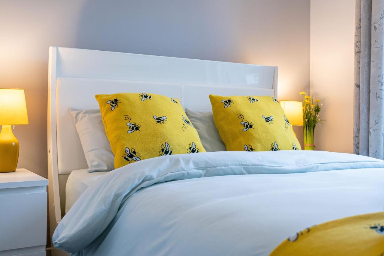 Lovely 3-Bedroom Flat With Free Parking Bridge of Allan Esterno foto