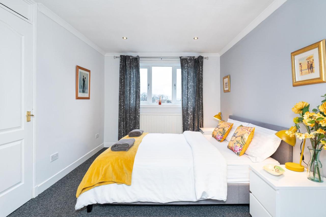 Lovely 3-Bedroom Flat With Free Parking Bridge of Allan Esterno foto