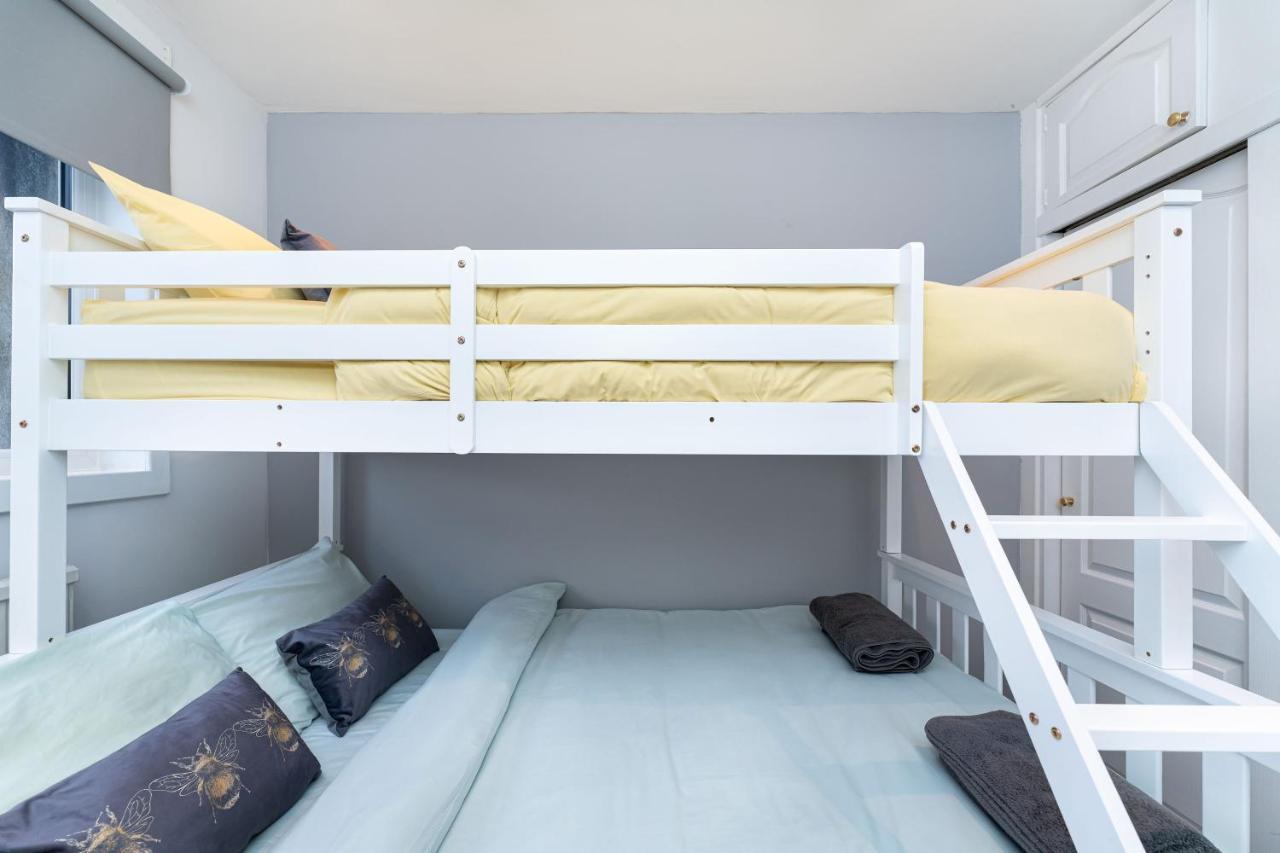 Lovely 3-Bedroom Flat With Free Parking Bridge of Allan Esterno foto