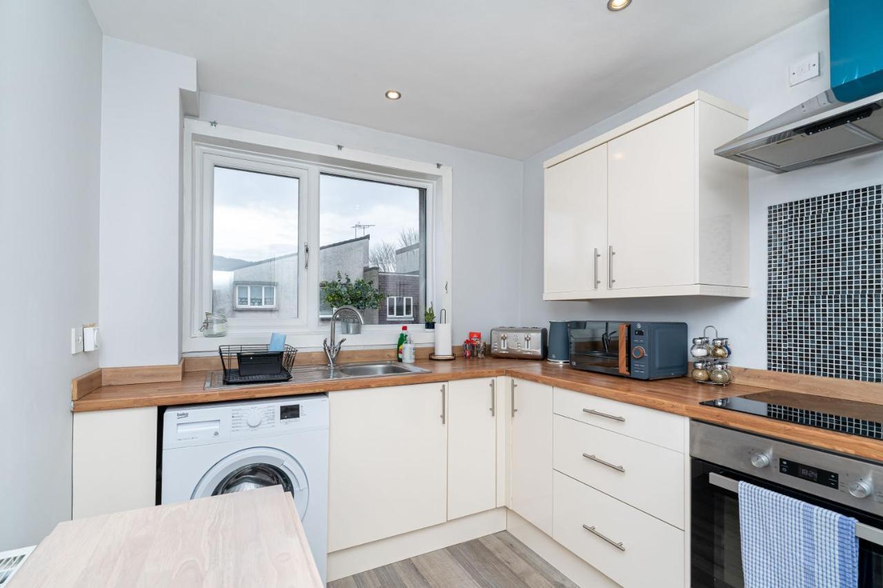 Lovely 3-Bedroom Flat With Free Parking Bridge of Allan Esterno foto