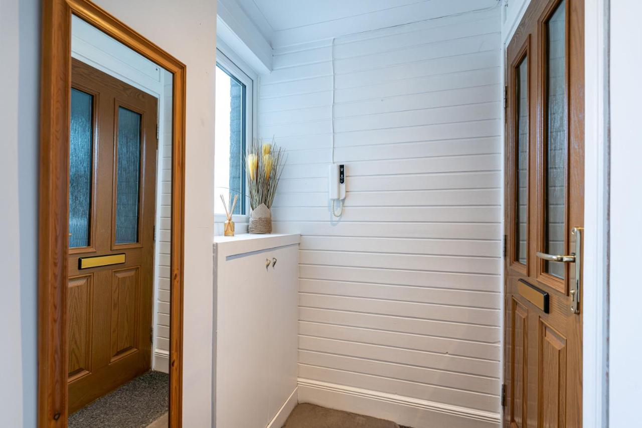 Lovely 3-Bedroom Flat With Free Parking Bridge of Allan Esterno foto