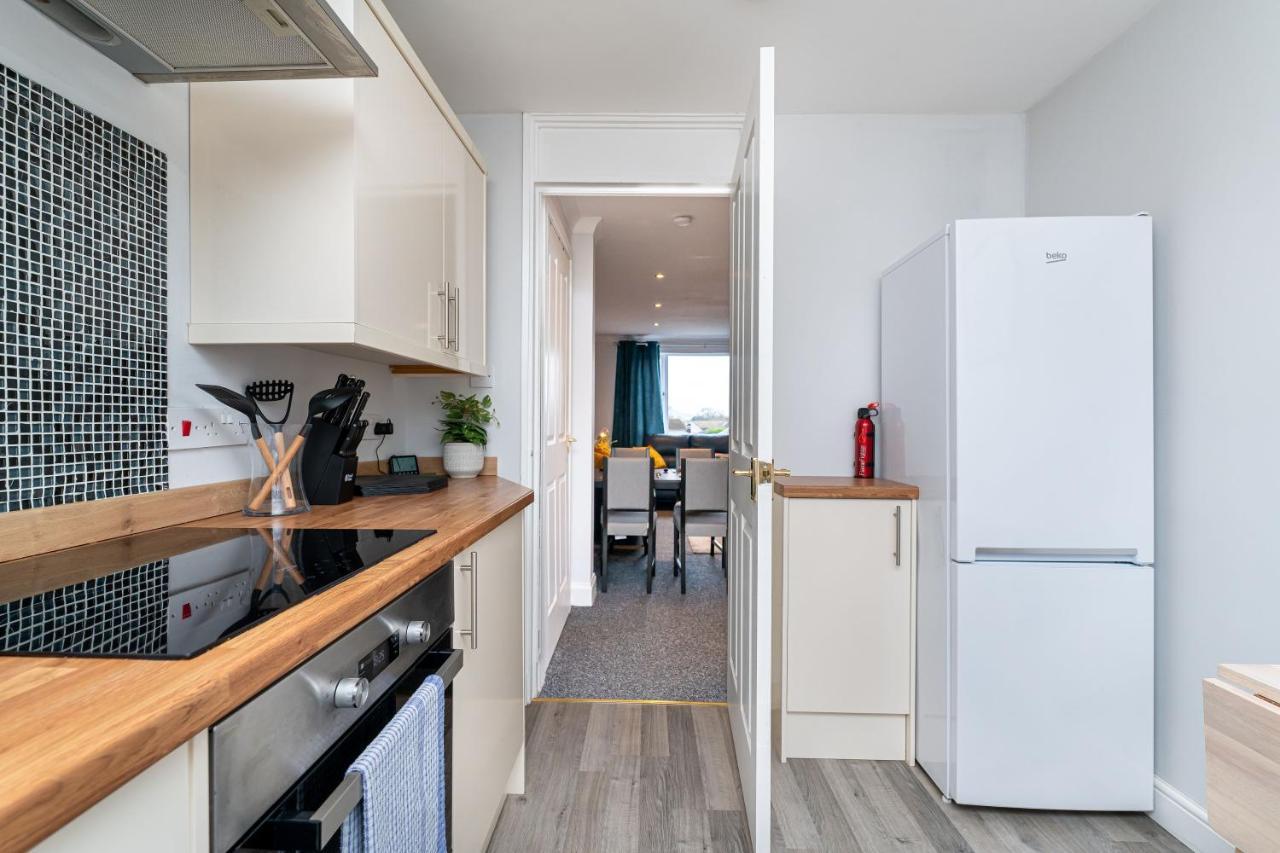 Lovely 3-Bedroom Flat With Free Parking Bridge of Allan Esterno foto