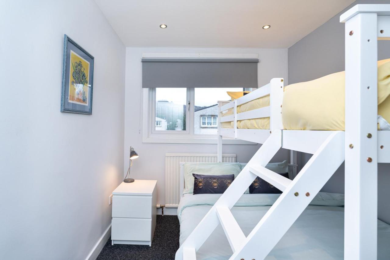Lovely 3-Bedroom Flat With Free Parking Bridge of Allan Esterno foto